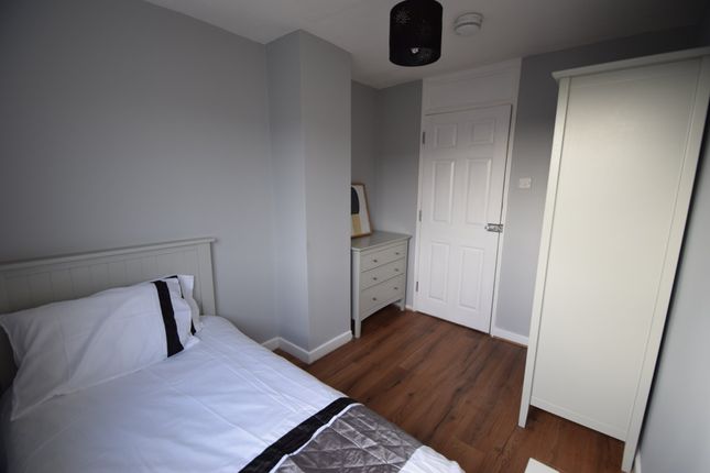Room To Rent In Bute Court Haverhill Cb9 Zoopla