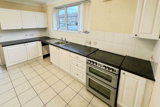 20, Knowle Park, Wilmslow photo 3