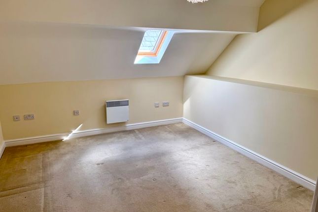14 Abbey Court, Thomas Webb Close, DAVENTRY photo 3
