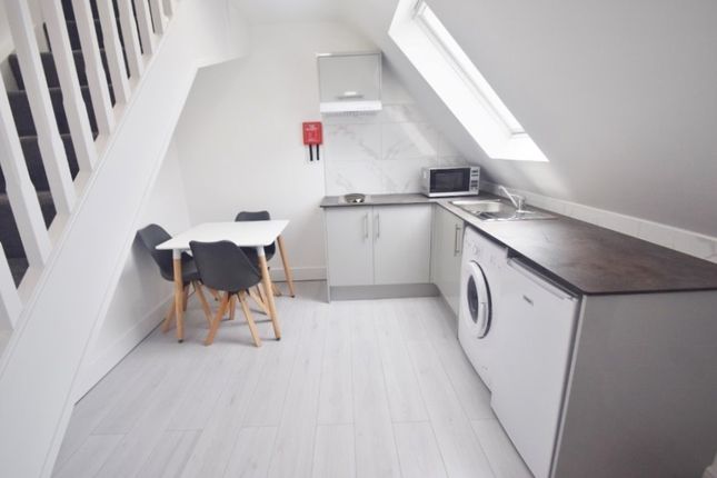 Thumbnail Property to rent in Beechcroft Avenue, London