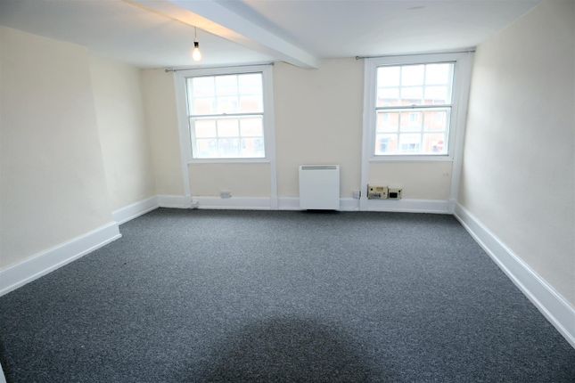 Flat to rent in Melton Road, Oakham, Rutland