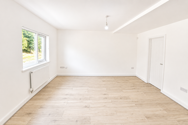 Flat 17, Victoria House, Dowlais, Merthyr Tydfil photo 3