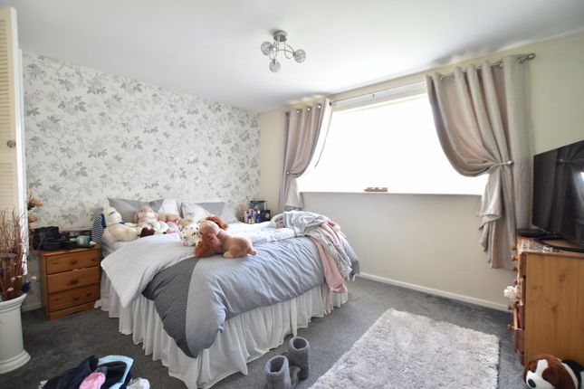End terrace house for sale in Laurel Avenue, Evesham, Worcestershire