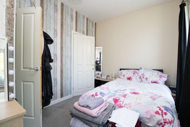 Shared accommodation to rent in Hall Lane, Liverpool