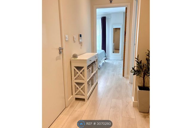 Flat, Foxglove Apartments Bittacy Hill, London photo 5