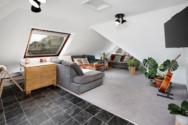Flat 5, 139 Exeter Road, Dawlish photo 2