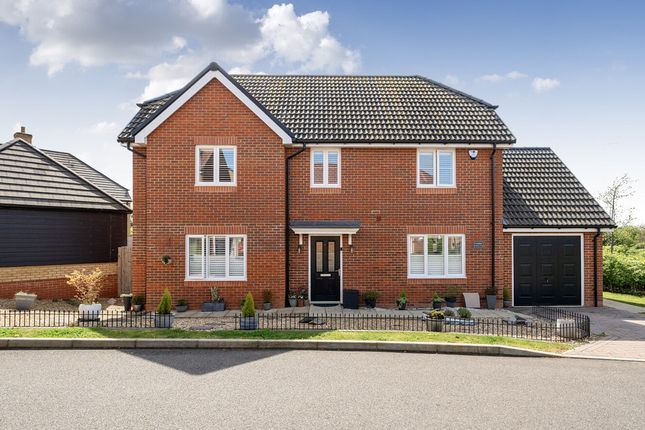 4-bed house on 9, Sinclair Drive, Pulborough, £585,000