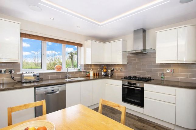 11, Kendall Close, Blackburn photo 4