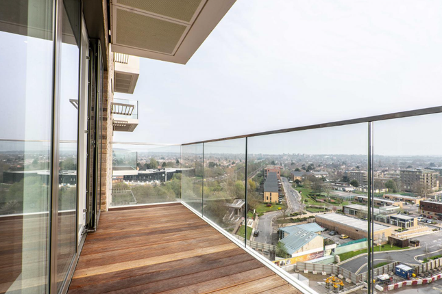 Flat 1003, Hopgood Tower, London photo 4