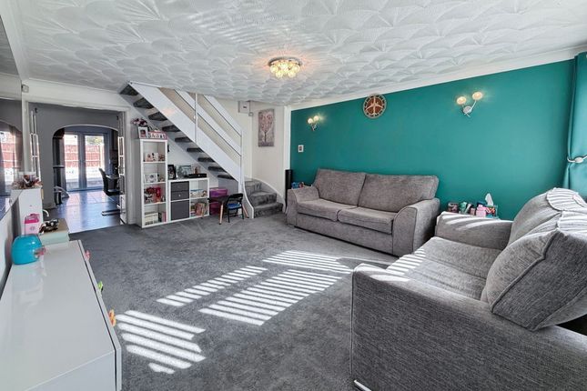 20 Badminton Road, Leicester photo 2