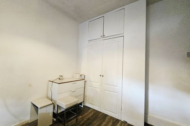 13 Honiton House, Warner Road, Camberwell photo 5
