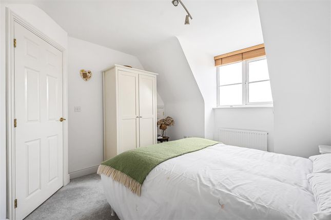 12, Blythe Way, Highfields Caldecote photo 3
