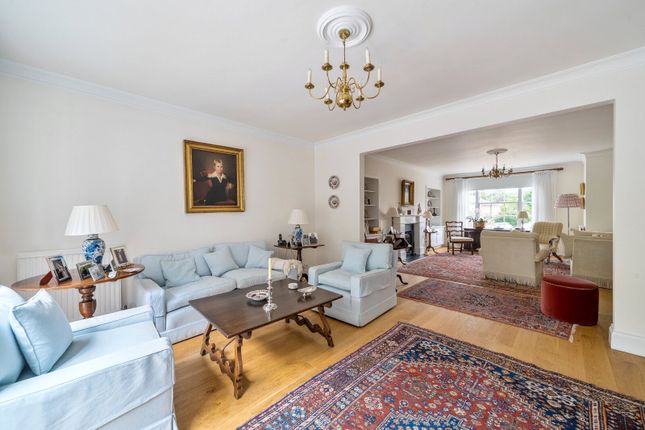 10, Winterbourne Grove, Weybridge photo 4