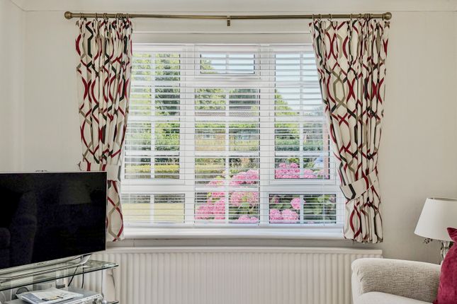 Lochnivar, 30 Grove Road, Tring photo 4