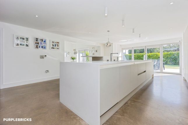 3, Ashworth Close, Bowdon photo 4