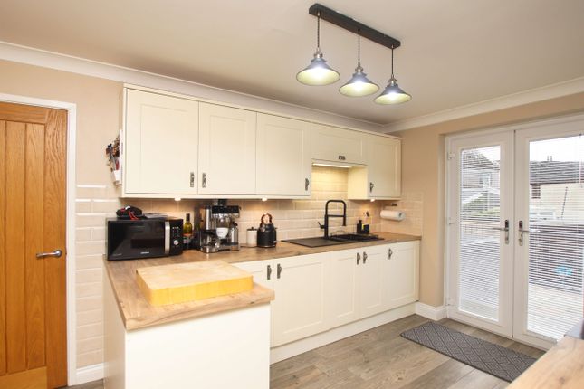 27, Oak Street, Gilfach-Goch photo 5
