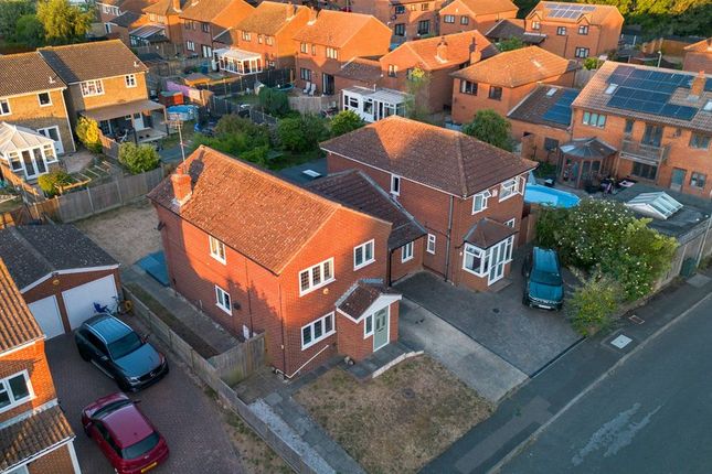 8, Naseby Avenue, Folkestone photo 2