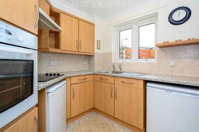 19 Greenwood Court, The Parade, Epsom photo 4