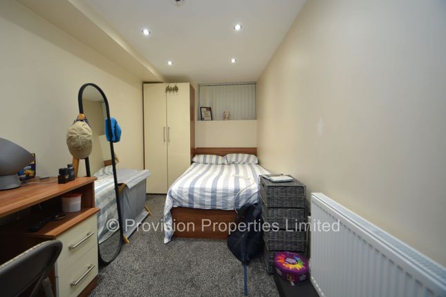 Ashwood Terrace, Headingley photo 3