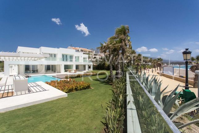 Thumbnail Villa for sale in Marbella Golden Mile, Marbella, Malaga