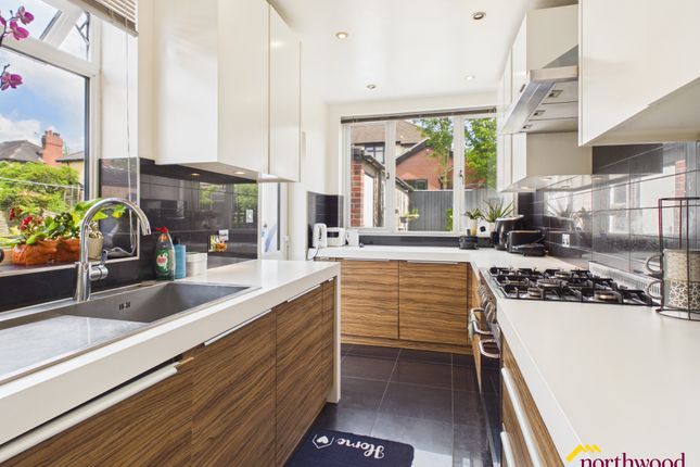 12, Osbourne Road, Hartshill photo 4