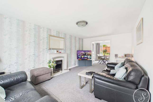 19, Oak Drive, Leeds photo 5