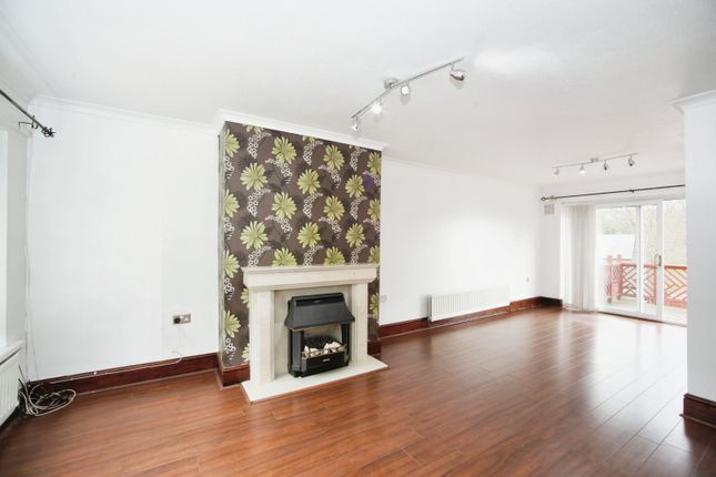 11, Fir Tree Drive, Treeharris photo 3