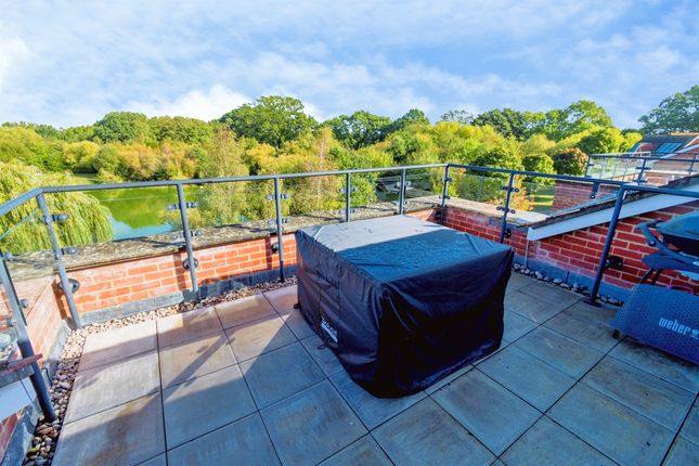 4-bed house on 17, Minchin Acres, Southampton, £475,000