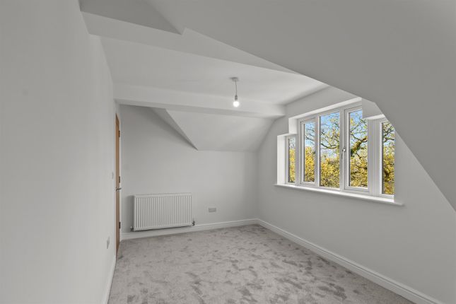 Flat 6, Marlborough House, Headley Road, Hindhead photo 5