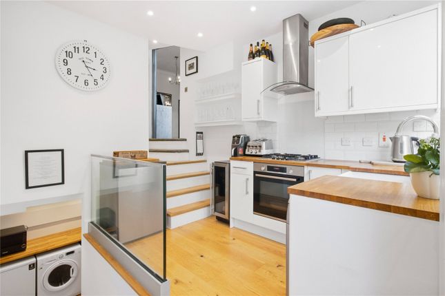 Flat 2, 8, Highbury Place, London photo 4