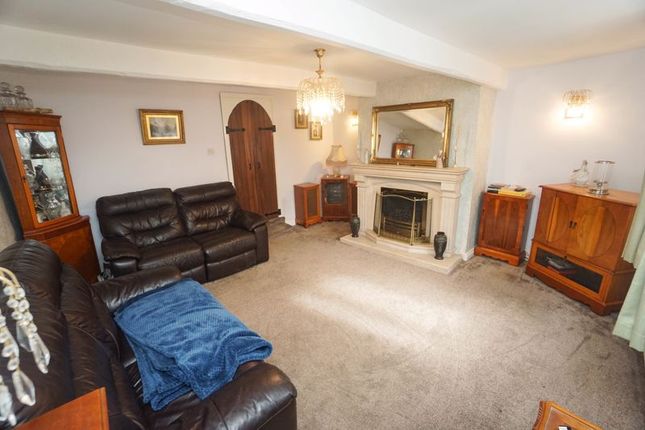 Cottage to rent in Markland Hill, Bolton