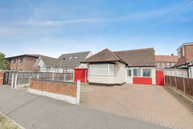 18, Hobleythick Lane, Westcliff-on-sea photo 2