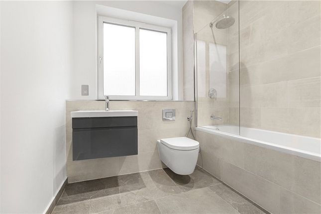 Flat for sale in Gifford Street, London