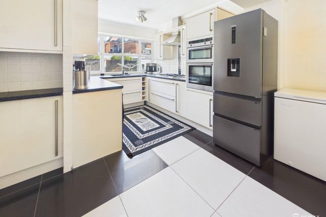 Flat 2, Honey Pot Hall, Harold Road, Clacton-On-Sea photo 2