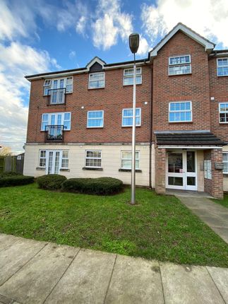 Flat for sale in Harper Close, Chafford Hundred, Grays