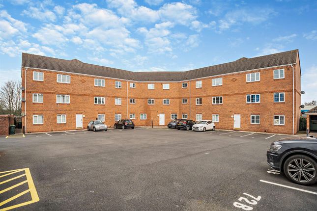 Flat for sale in Brades Road, Oldbury