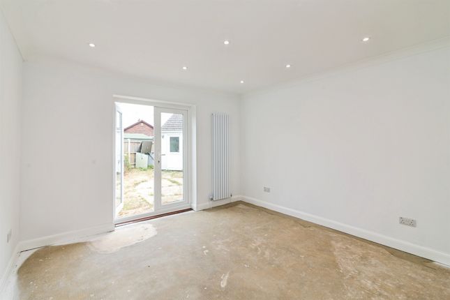 237, Long Road, Lowestoft photo 4