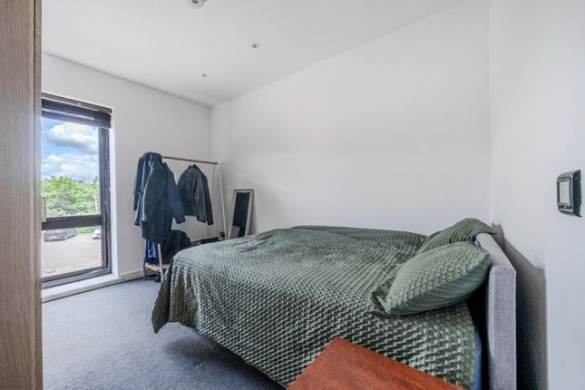 Flat 2, F4,, Kingsway Business Park, Hampton photo 3