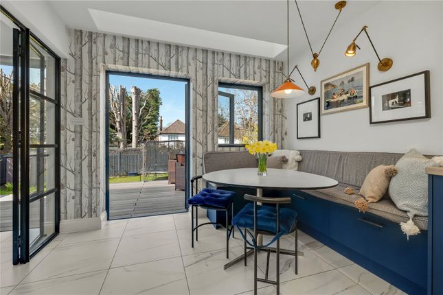 44, Pine Hill, Surrey photo 4