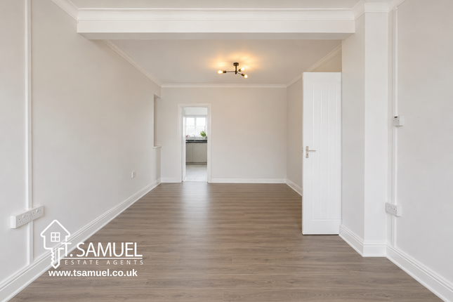 119 High Street, Mountain Ash photo 3