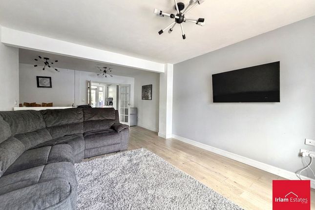 11 Gerrards Close, Manchester photo 3