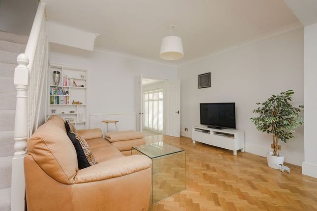 2 New Road, Weybridge photo 3