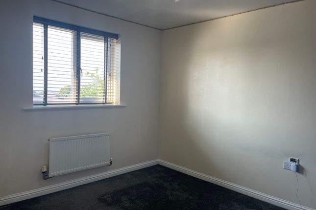 Town house to rent in Hansby Close, Oldham