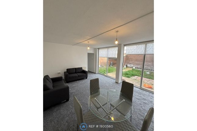 Thumbnail Flat to rent in Clarence Avenue, London