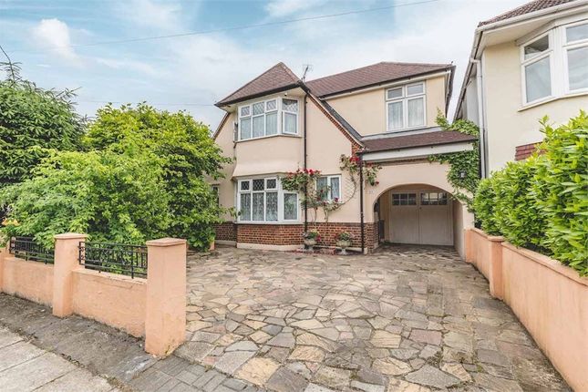 Thumbnail Detached house for sale in Shaftesbury Avenue, Southall, Middlesex