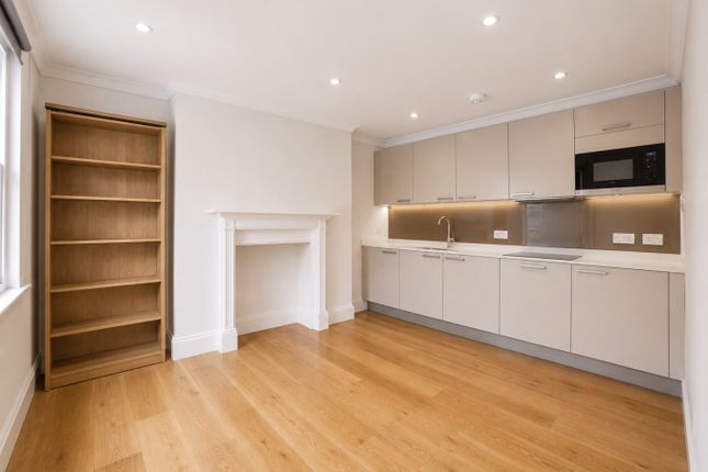 Studio flat on Flat 7, 59 Rupert Street, Greater London, £2,167/mo