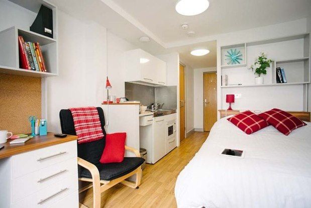 Studio to rent in St. James's Street, Portsmouth