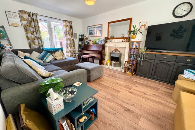 5, Berrywell Drive, Leicester photo 2