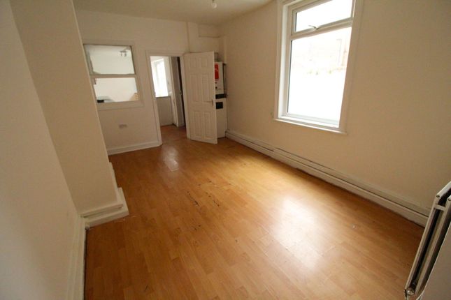 52 Parliament Road, Middlesbrough photo 3