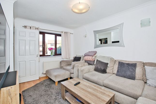 39, Blackmore Chase, Wincanton photo 2